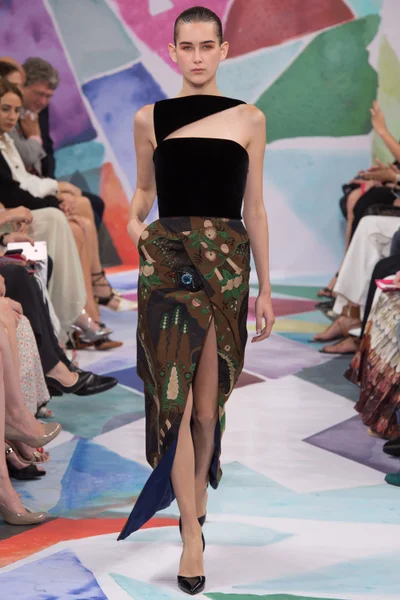 Look 14